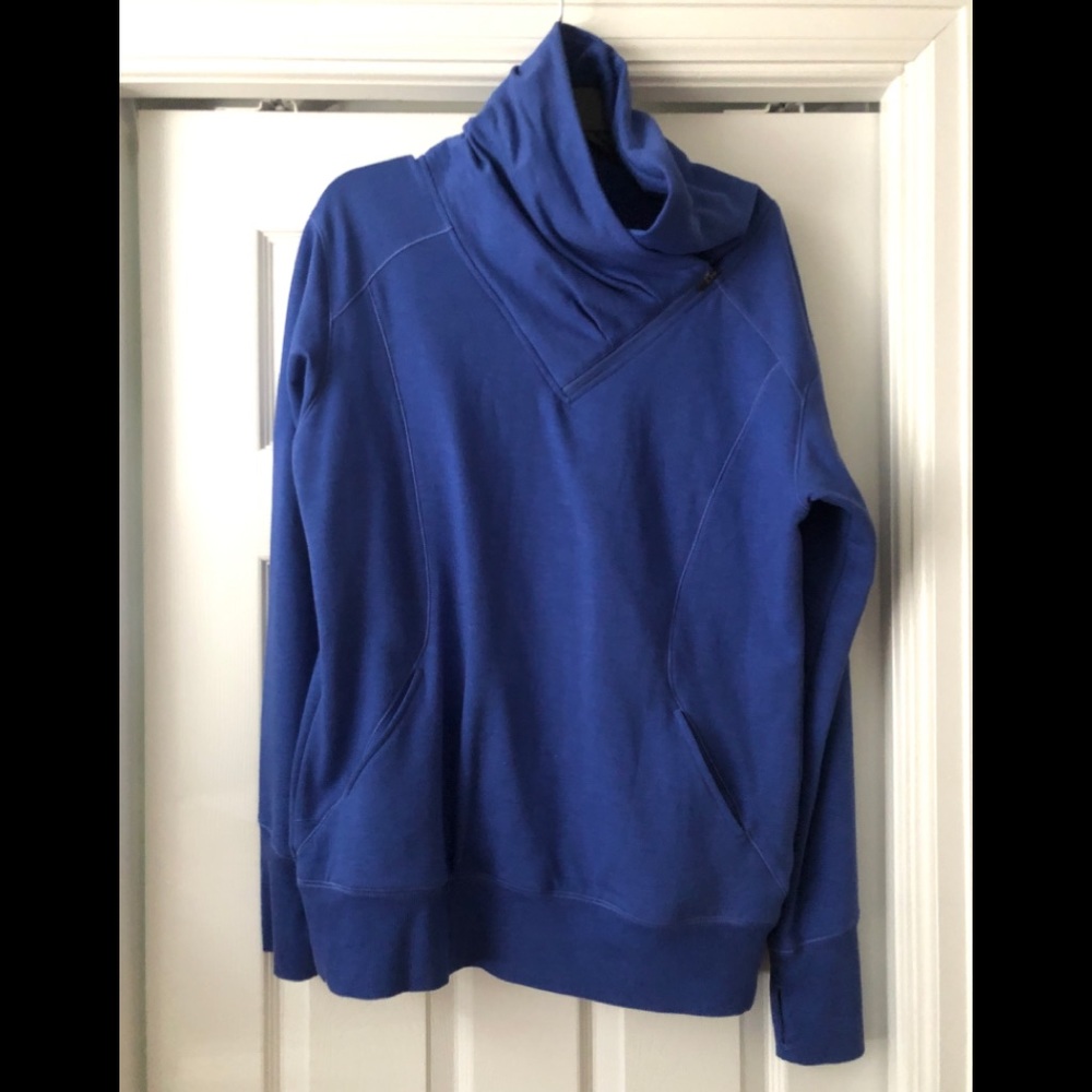 Blue Zella pullover